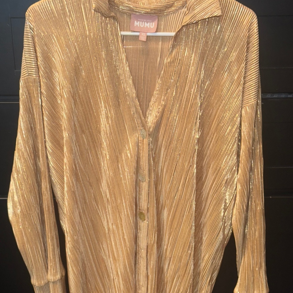 Everywhere Top Gold Pleated top